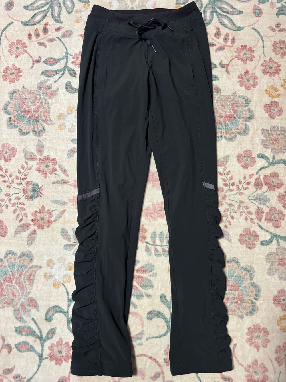 lululemon athletica Black Women's lined sweatpants with Side Ruching